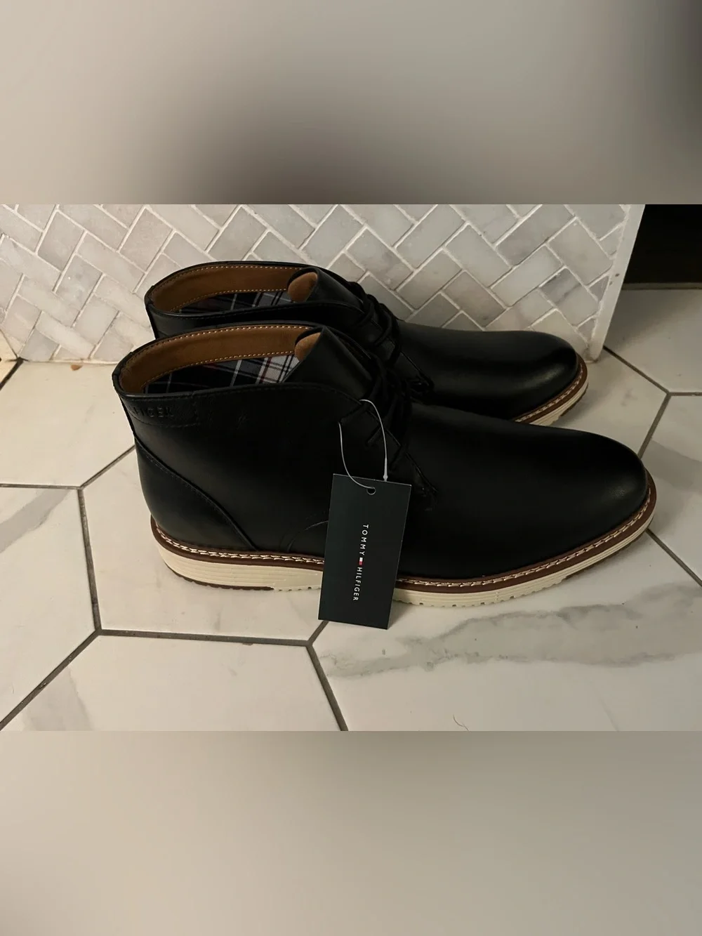 Tommy Hilfiger Black Leather Chukka Boots with Contrast Sole